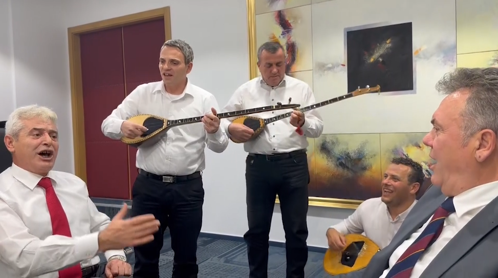 АЛИ АХМЕТИ СО РЕАКЦИЈА – Мицкоски со коригирање на пописот сака да го избрише албанскиот идентитет