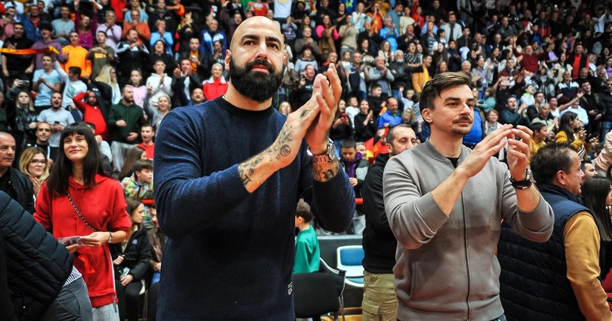 СТОПИРАНО КОШАРКАРСКОТО ПРВЕНСТВО Судиите стапија во штрајк, Кошаркарската федерација им должи 1.7 милиони денари