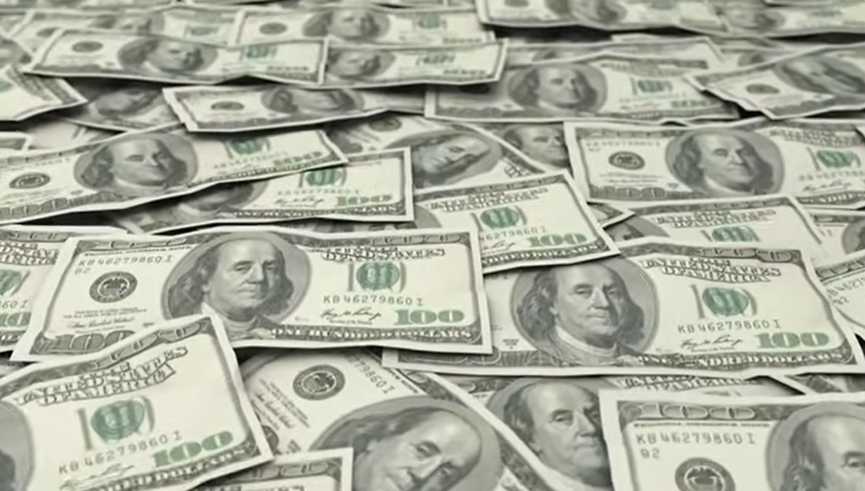 ЦАРИНИТЕ НА ТРАМП МОЖАТ ДА ГО НАМАЛАТ ФЕДЕРАЛНИОТ ДЕФИЦИТ Се очекува да донесат над 500 милијарди долари годишно ЦАРИНИТЕ НА ТРАМП МОЖАТ ДА ГО НАМАЛАТ ФЕДЕРАЛНИОТ ДЕФИЦИТ Се очекува да донесат над 500 милијарди долари годишно