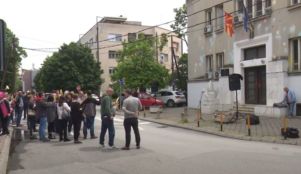 МИНИСТЕРОТ ЗА КУЛТУРА ВЕТИ ОД УТРЕ ИСПЛАТА НА МАРТОВСКАТА ПЛАТА Синдикатот за култура утре на протест поради неисплатена мартовска плата