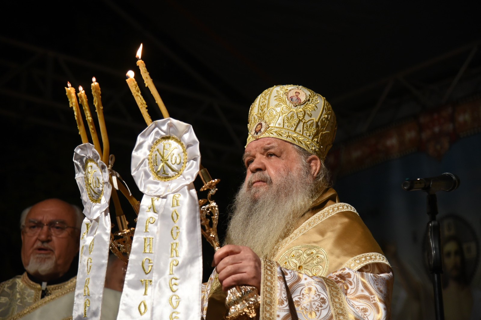 ХРИСТОС ВОСКРЕСЕ – НАВИСТИНА ВОСКРЕСЕ Верниците го слават најголемиот христијански празник – Велигден ХРИСТОС ВОСКРЕСЕ – НАВИСТИНА ВОСКРЕСЕ Верниците го слават најголемиот христијански празник – Велигден