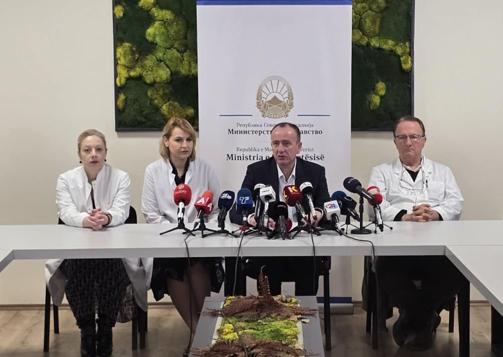 ТАРАВАРИ: НА ЛЕКУВАЊЕ УШТЕ 57 ПАЦИЕНТИ ОД ПОЖАРОТ ВО КОЧАНИ Двајца пациенти во критична состојба ТАРАВАРИ: НА ЛЕКУВАЊЕ УШТЕ 57 ПАЦИЕНТИ ОД ПОЖАРОТ ВО КОЧАНИ Двајца пациенти во критична состојба