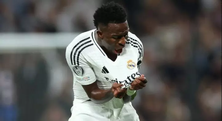 САМО НЕБОТО Е ЛИМИТ ЗА ФУДБАЛСКИТЕ ТРАНСФЕРИ Саудијците му нудат 300 милиони евра на Реал и една милијарда на Винисиус