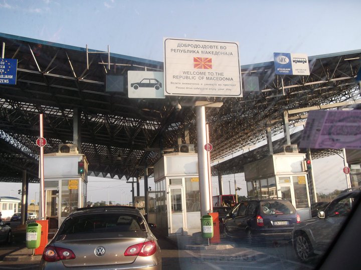 ДОПРВА СЕ ОЧЕКУВААТ ГУЖВИ НА ГРАНИЧНИТЕ ПРЕМИНИ Според АМСМ засега се чека околу 20 минути