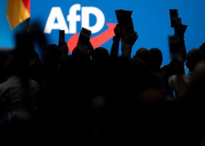 ВО ГЕРМАНИЈА СЕ КРЧКА ЗАБРАНА НА АФД Германската тајна служба може да ја следи и прислушкува партијата ВО ГЕРМАНИЈА СЕ КРЧКА ЗАБРАНА НА АФД Германската тајна служба може да ја следи и прислушкува партијата