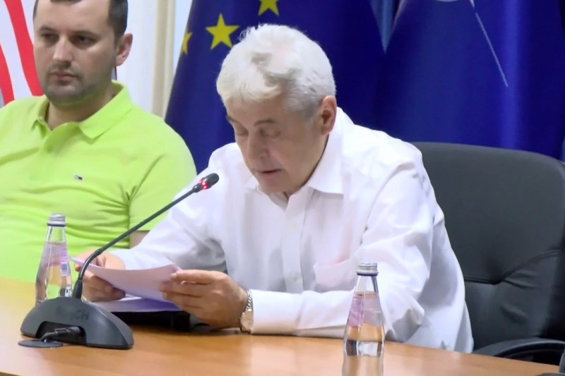 ЛИДЕРОТ НА ДУИ СО ДИРЕКТНА ЗАКАНА Ако Али излезе на улица, враќање нема