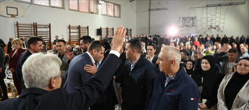 АХМЕТИ ОД АРАЧИНОВО Албанците се 30 отсто, нѐ држеа угнетени, но, ја завршивме работата со Националната ослободителна армија АХМЕТИ ОД АРАЧИНОВО Албанците се 30 отсто, нѐ држеа угнетени, но, ја завршивме работата со Националната ослободителна армија