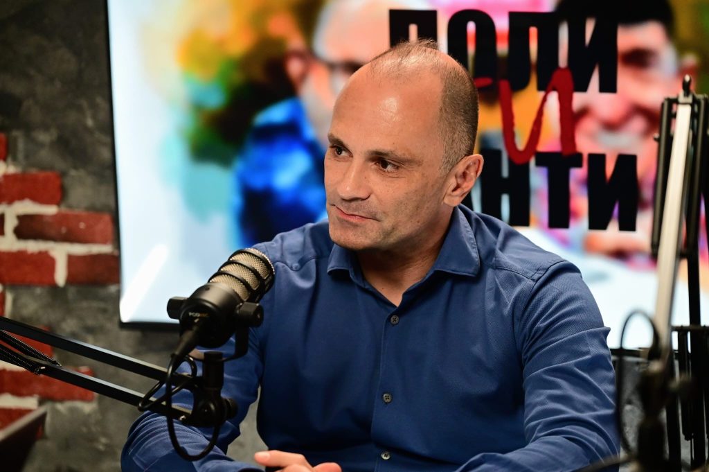 ВЛАДАТА КАТАСТРОФАЛНО ЈА МЕНАЏИРА ЕКОНОМИЈАТА Стандардот срозен, цените вртоглаво растат вели Филипче