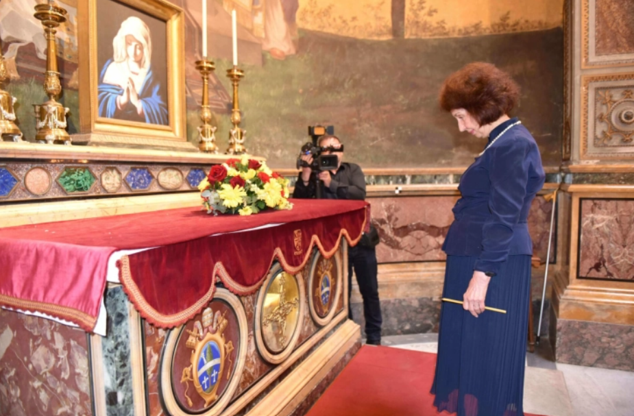 МАКЕДОНИЈА ВО ЧЕСТ НА СВ. КИРИЛ И МЕТОДИЈ Сиљановска предводи македонска делегација во Ватикан