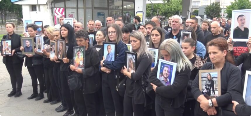 СЛОБОДАТА НЕ СМЕЕ ДА СЕ КУПУВА СО ПАРИ – Протест на родителите на загинатите во Кочани