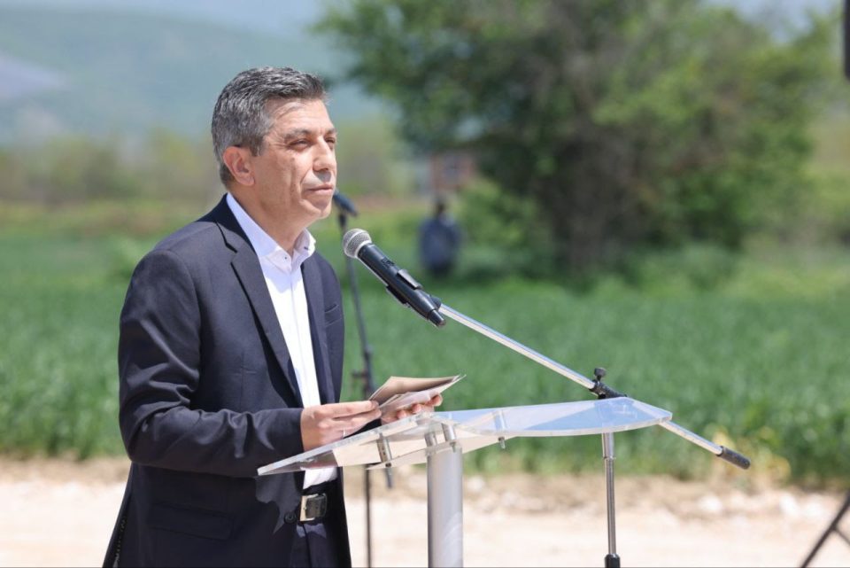 МЕЏИТИ ЗА ВОЕНАТА 2001 – Војната на УЧК во Македонија беше праведна, разумна и чиста МЕЏИТИ ЗА ВОЕНАТА 2001 – Војната на УЧК во Македонија беше праведна, разумна и чиста