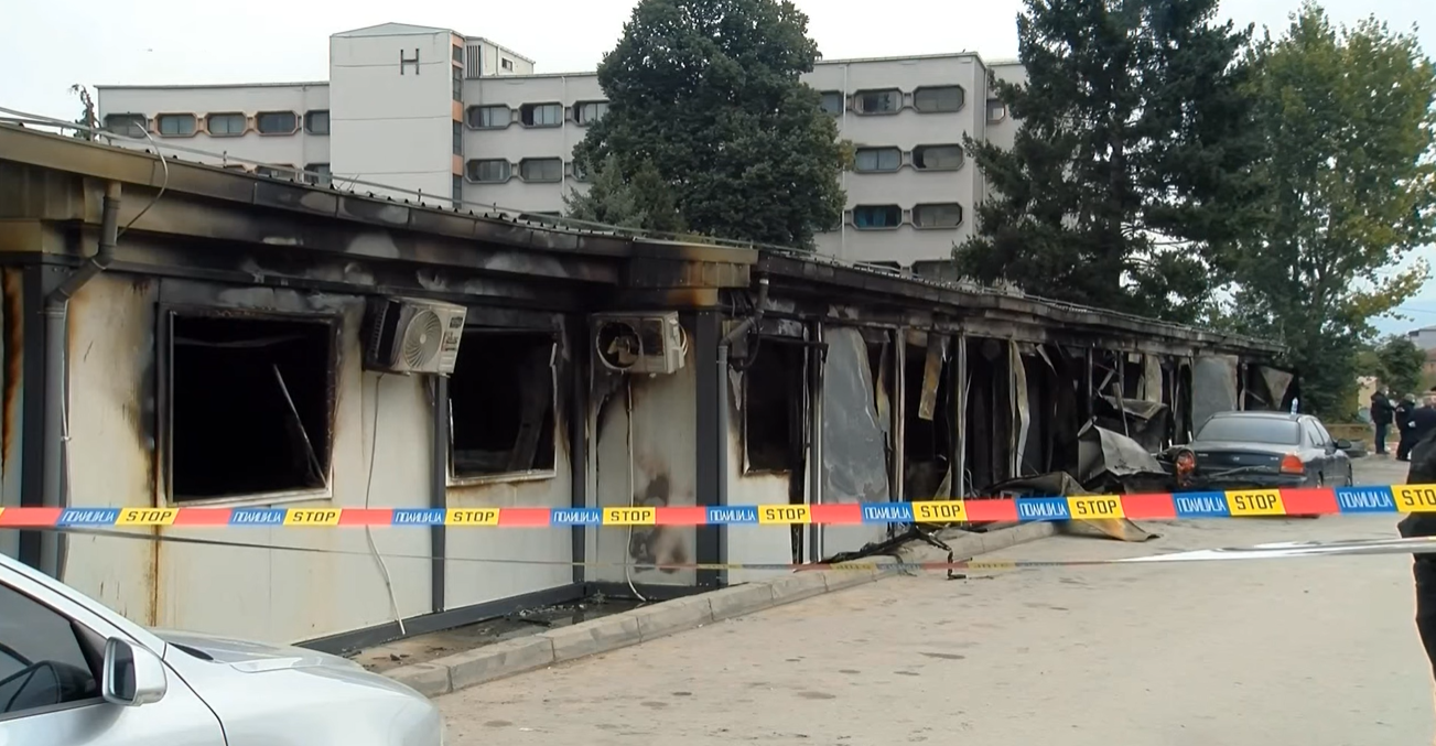 ПРЕСУДА ЗА ПОЖАРОТ ВО МОДУЛАРНАТА БОЛНИЦА Една и пол година затвор за директорите на Тетовската болница