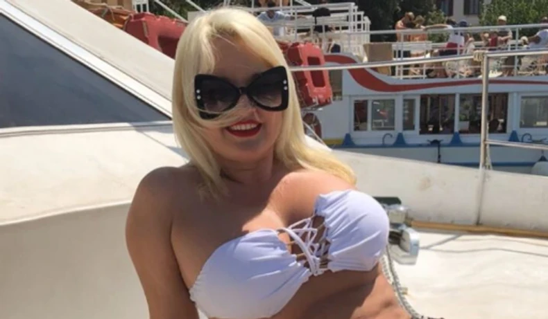 ПЕЈАЧКАТА МАЈА НИКОЛИЌ ОТКРИВА ТАЈНИ ЗА ПРИЈАТЕЛИ Мажите имаат жена и љубовница, а жените не се грижат, важно е да носат пари