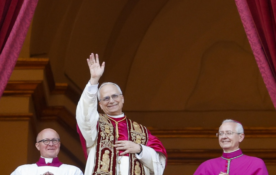 ПАПАТА ДО ТРАМП И ПУТИН Постигнете примирје, запратете ја војната