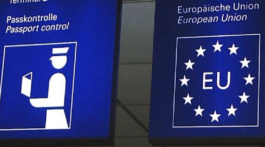 НОВИ ПРАВИЛА ВО ШЕНГЕН ЗОНАТА Македонските граѓани влегуваат во новата дигитална ера на гранична контрола НОВИ ПРАВИЛА ВО ШЕНГЕН ЗОНАТА Македонските граѓани влегуваат во новата дигитална ера на гранична контрола