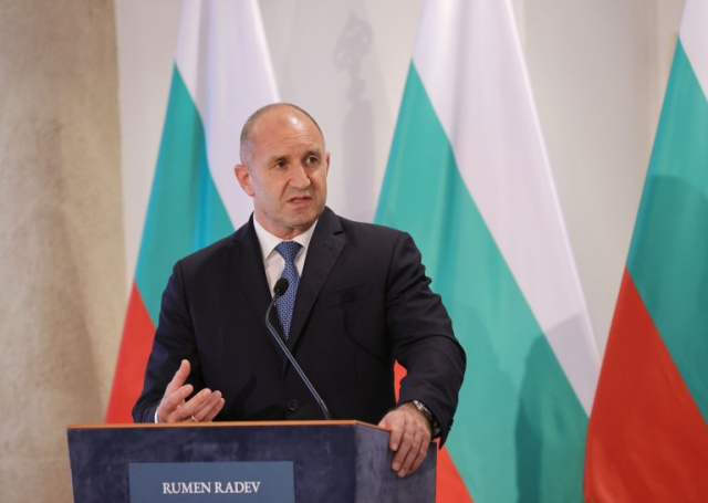 РАДЕВ ПОРАЧУВА: САКАТЕ ВО ЕУ – Само со уставно признавање на Бугарите