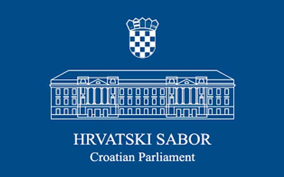 ОТСТРАНУВАЊЕТО НА СРПСКИТЕ НАДГРОБНИ СПОМЕНИЦИ ЗАПОЧНУВА Хрватскиот парламент ја донесе новата законска регулатива