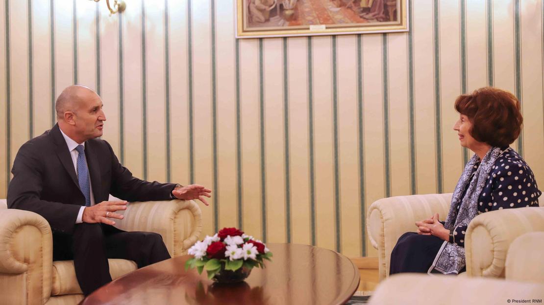 МОЖНА СРЕДБА СКОПЈЕ-СОФИЈА НА САМИТОТ ВО ХАГ Македонија подготвена за дијалог, чека одговор од Бугарија