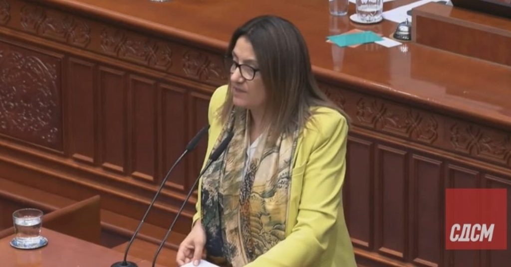 ТРЕНЧЕВСКА ЗА ИЗБОРОТ НА СЛАВЕСКИ Партиски послушник кој барањето за повисоки плати го нарекуваше „фолклор“ ТРЕНЧЕВСКА ЗА ИЗБОРОТ НА СЛАВЕСКИ Партиски послушник кој барањето за повисоки плати го нарекуваше „фолклор“