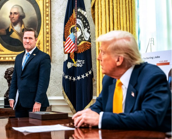 СКРОЕНА СУДБИНАТА НА СОВЕТНИЦИ НА ТРАМП По скандалот со „Сигнал“, Волц и Вонг си заминуваат од Белата Куќа