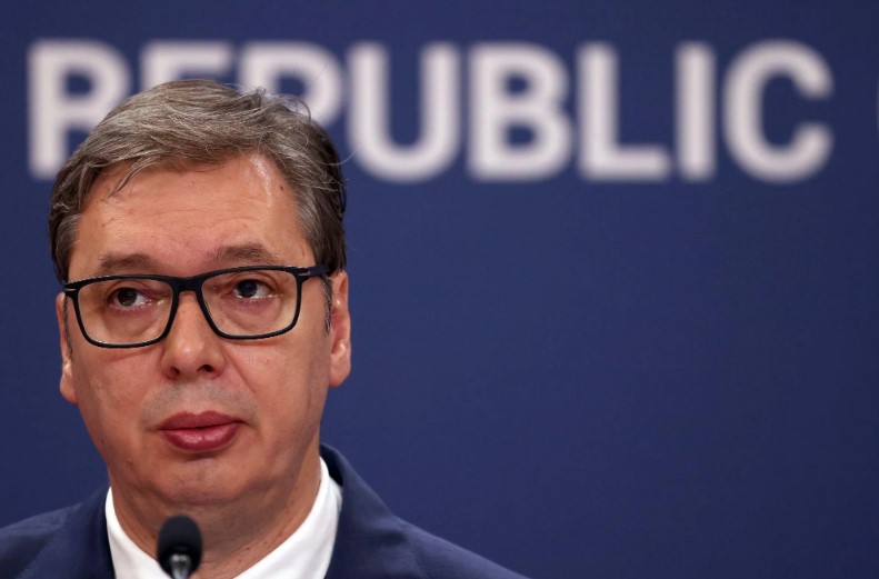 НЕНАДЕЈНО МУ СЕ СЛОШИ Вучиќ ја напушти Америка и веќе е на лет назад за Србија НЕНАДЕЈНО МУ СЕ СЛОШИ Вучиќ ја напушти Америка и веќе е на лет назад за Србија