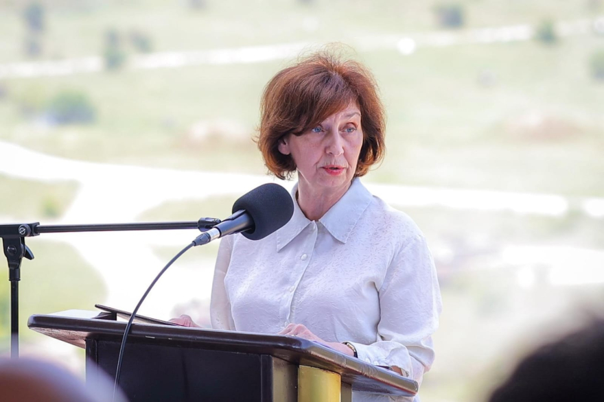 ДЕБЛОКАДА НА ЕВРОПСКИТЕ ИНТЕГРАЦИИ Сиљановска Давкова и Жељазков може да се сретнат во Хаг