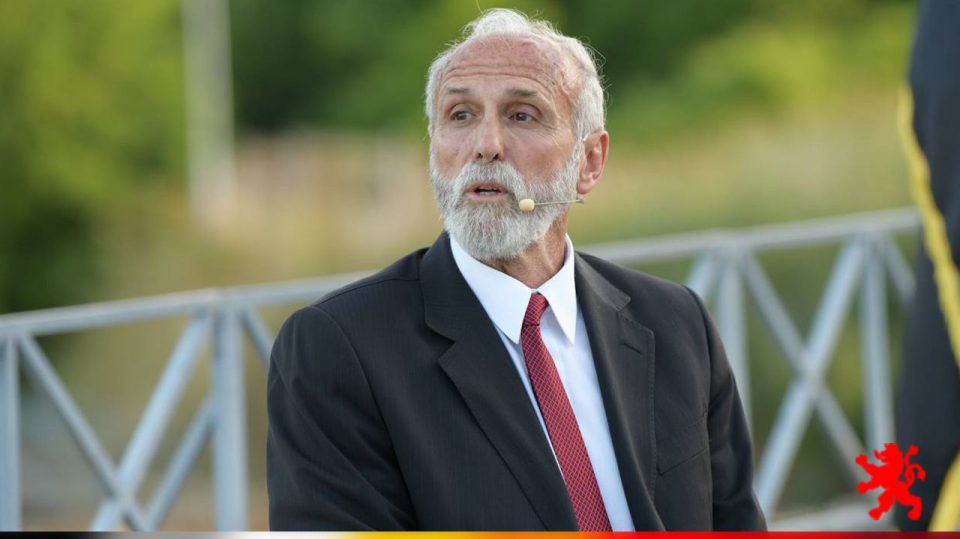 ВМРО-ДПМНЕ НИЗ ОЧИТЕ НА ЕДЕН ВЕТЕРАН Повеќе од партија, идеја што трае