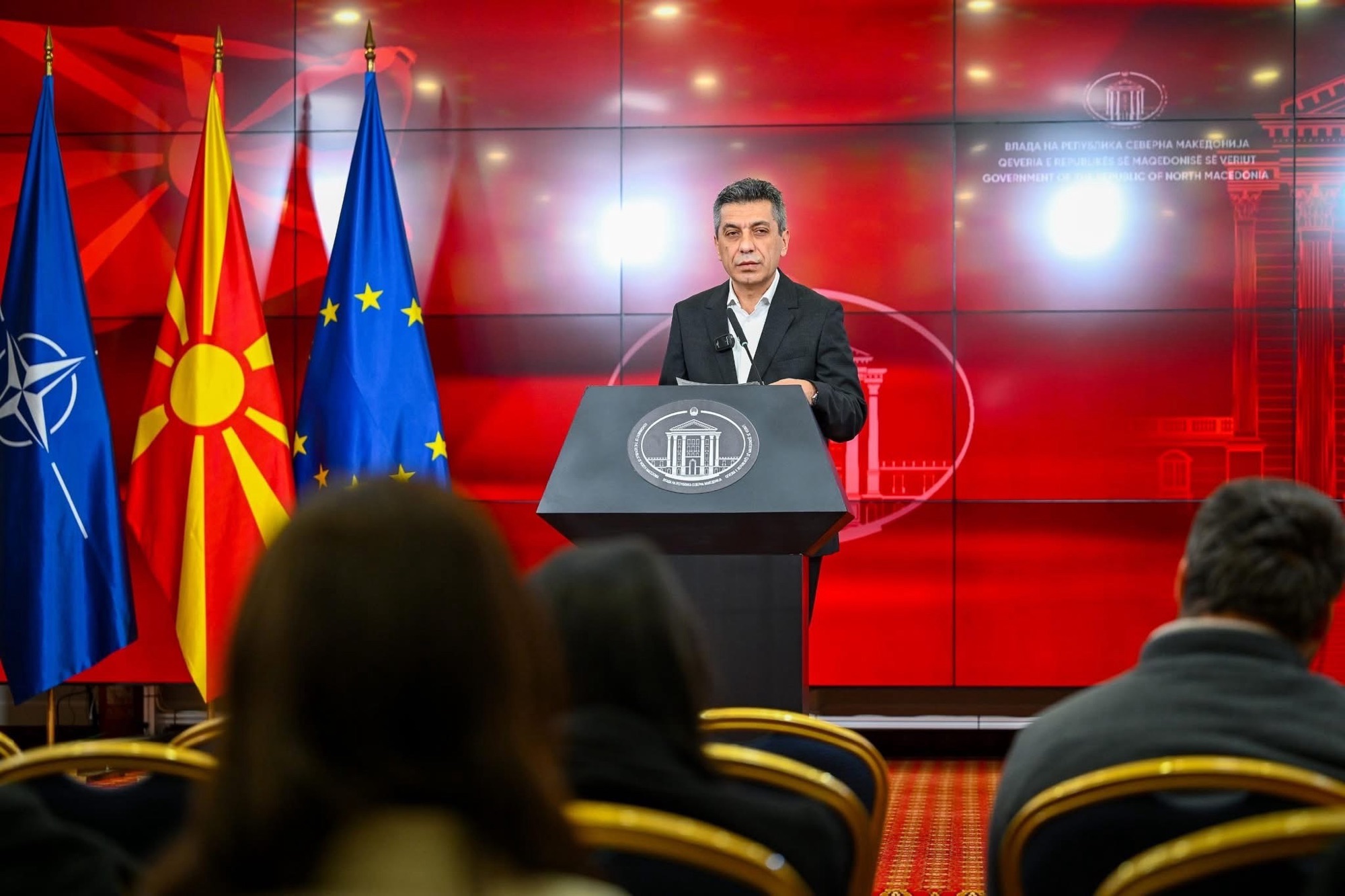 ЗАБРАНЕТИ КОЦКАРНИЦИ ПОКРАЈ УЧИЛИШТА – Владата повлекува храбар потег