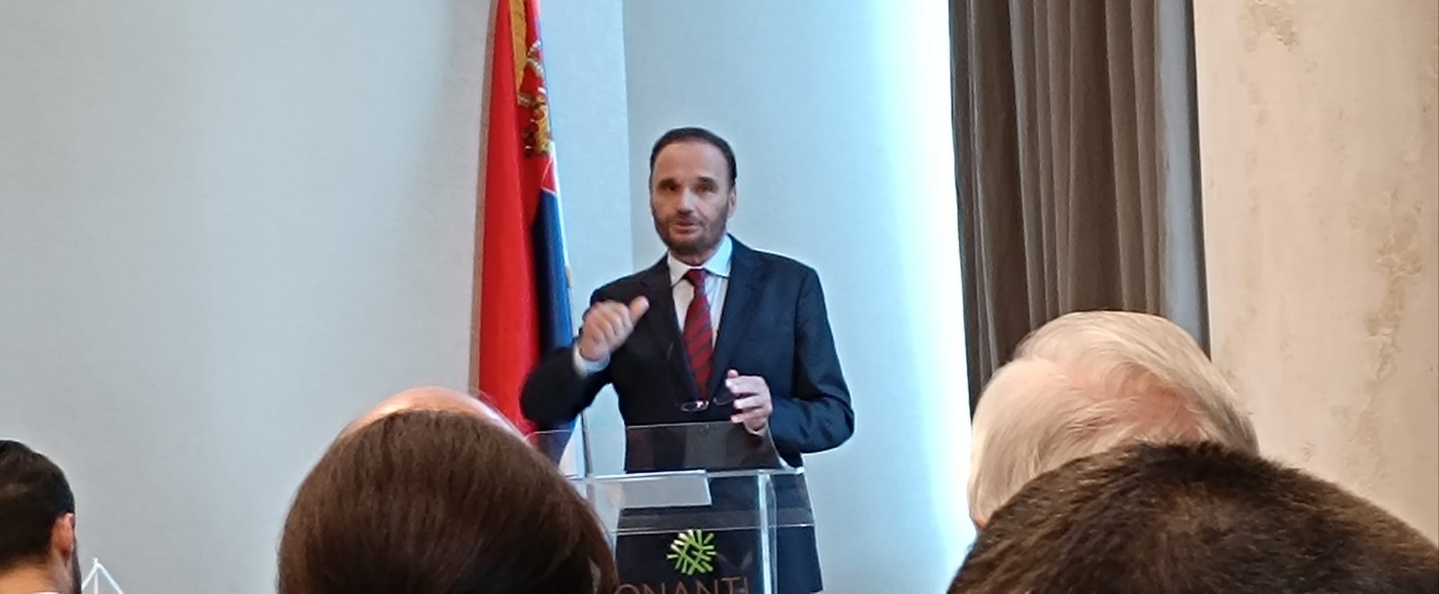 ПОЛИТИЧКА ПАРОДИЈА Познат адвокат претседател на партија што не знаел дека постои