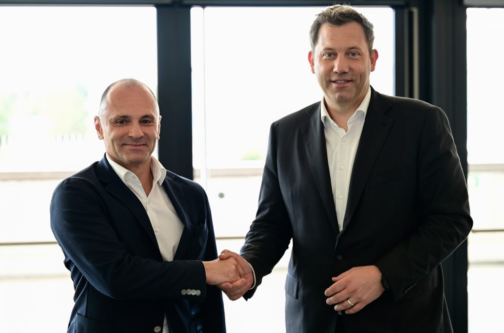 ФИЛИПЧЕ НА СРЕДБА СО ВИЦЕКАНЦЕЛАРОТ КЛИНГБАЈЛ Европската перспектива е единствениот пат за стабилност, развој и реформи ФИЛИПЧЕ НА СРЕДБА СО ВИЦЕКАНЦЕЛАРОТ КЛИНГБАЈЛ Европската перспектива е единствениот пат за стабилност, развој и реформи