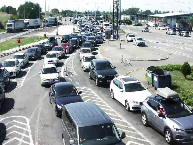 БЕЗ ГУЖВИ И ЧЕКАЊЕ Нов систем за побрзо минување на границата со Србија БЕЗ ГУЖВИ И ЧЕКАЊЕ Нов систем за побрзо минување на границата со Србија