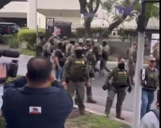 ПРВПАТ ПО 1991 Трамп ја распореди војската на улиците на Лос Анџелес