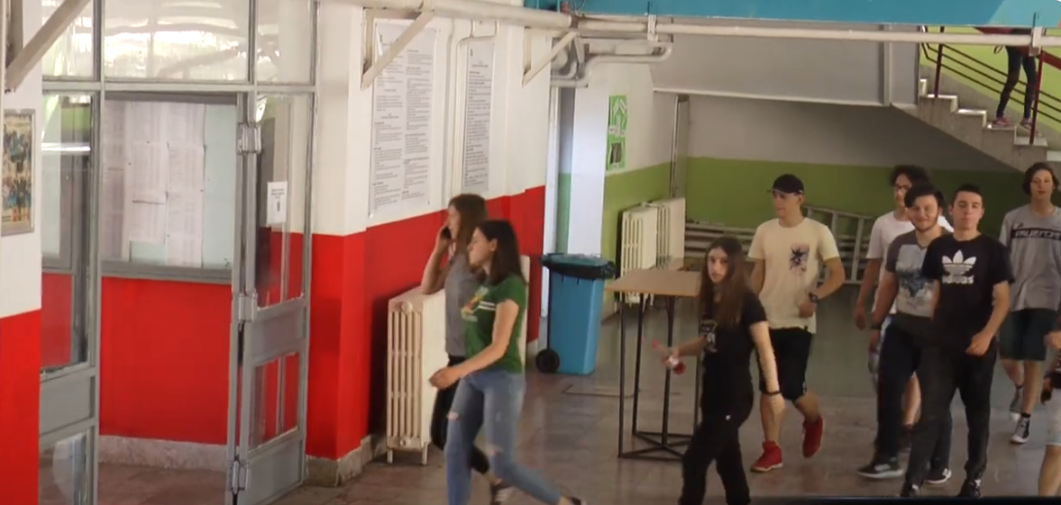 НОВА ШАНСА ЗА СРЕДНОШКОЛЦИТЕ Втор уписен рок на 30 јуни со над 16.000 слободни места