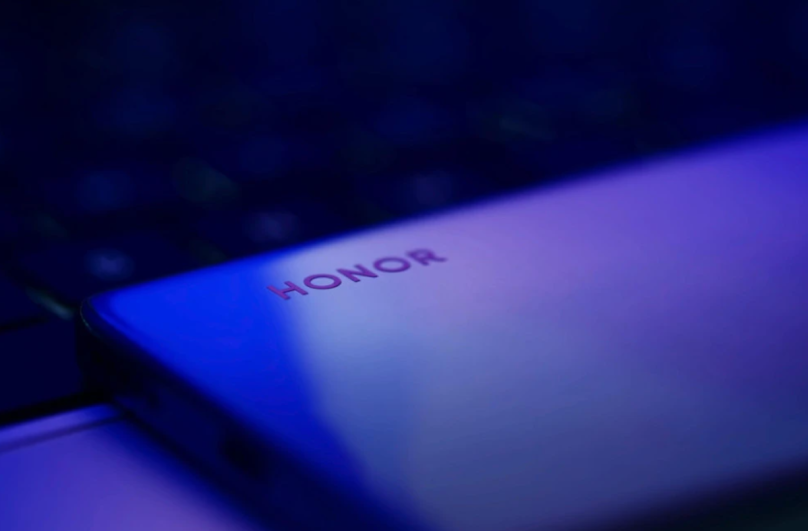 НОВИОТ HONOR СО МОЌНА БАТЕРИЈА ОД 8.300 mAh – Поголема и од многу компјутери