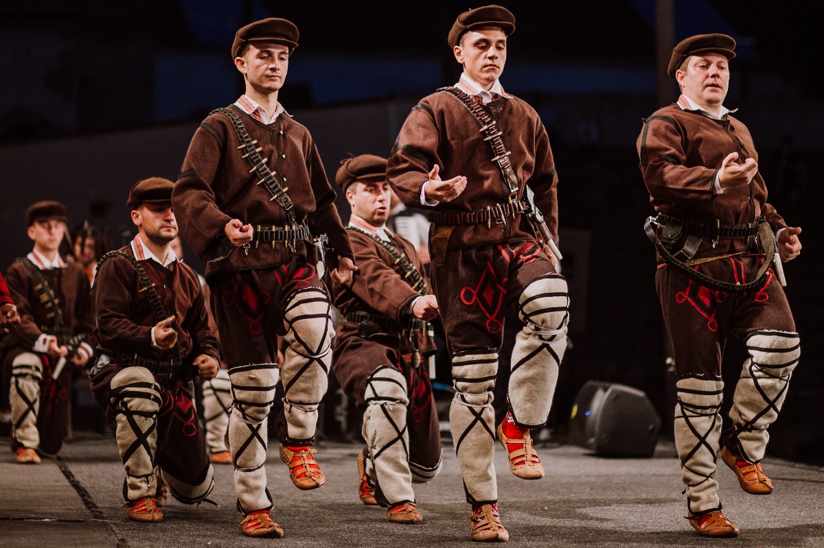 ЗАПОЧНУВА „ИЛИНДЕНСКИ ДЕНОВИ“ ВО БИТОЛА, свеченото отворање со легендарното „Комитско“