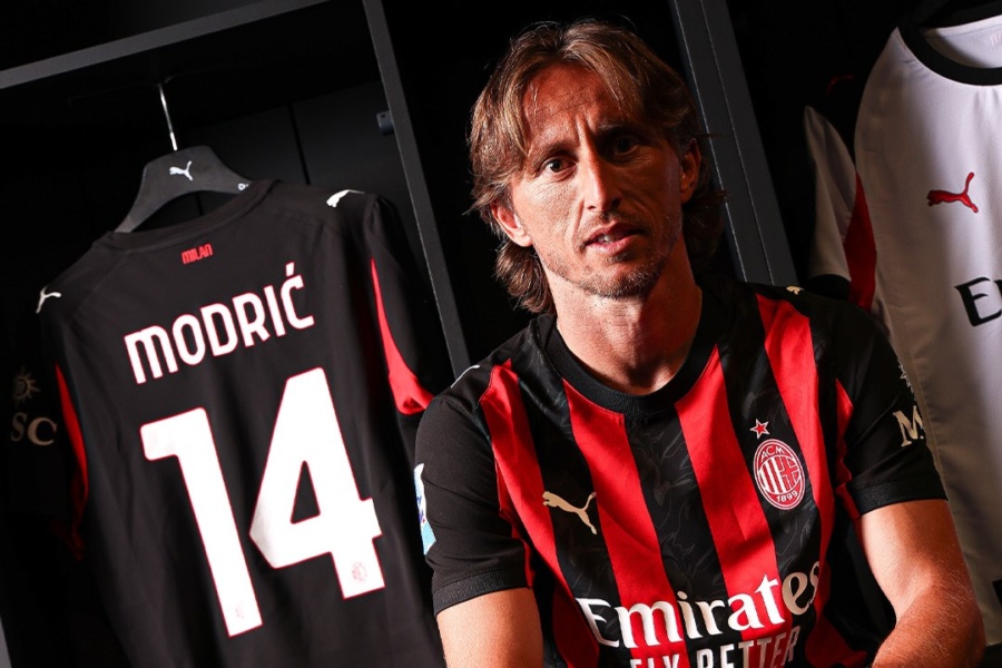 МОДРИЌ СТАНА „РОСОНЕР“ – Хрватската фудбалска легенда потпиша за Милан