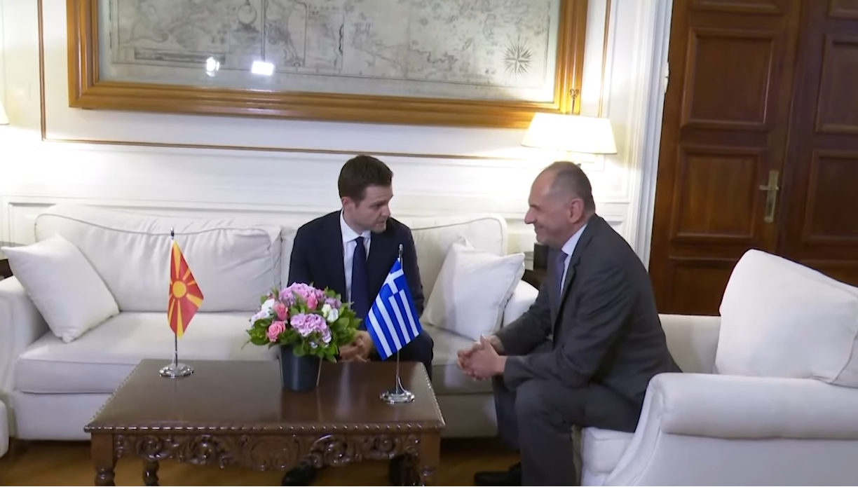 ГРЦИЈА СО ПОРАКА ДО СКОПЈЕ Доследно спроведување на Преспанскиот договор ГРЦИЈА СО ПОРАКА ДО СКОПЈЕ Доследно спроведување на Преспанскиот договор