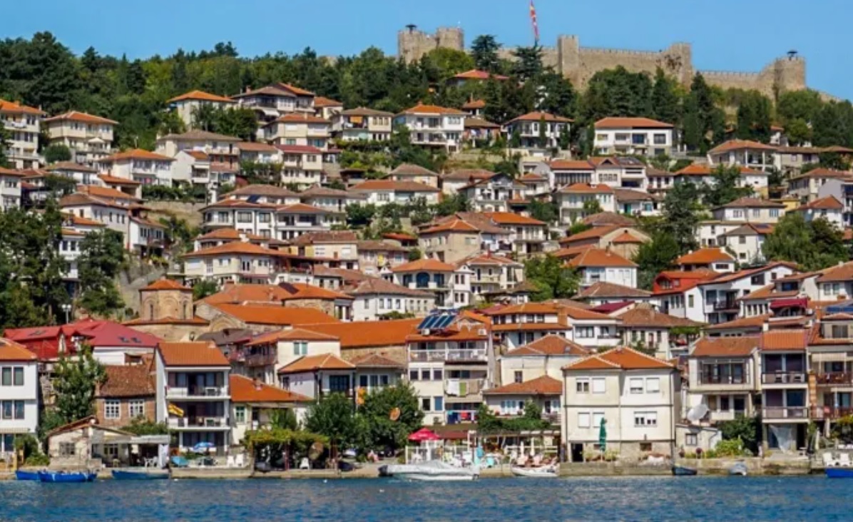 ФИЗИЧКИ НАПАД ВО АВТО-КАМП НА ОХРИДСКОТО ЕЗЕРО – Две скопјанки се истепале