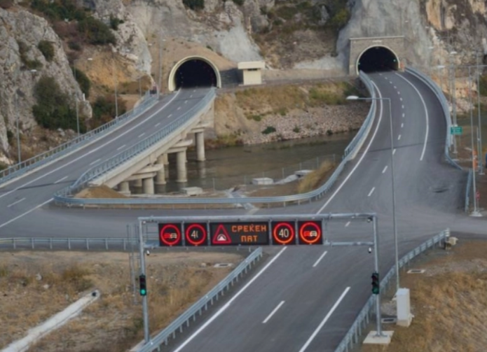 СООБРАЌАЈОТ СЕ ОДВИВА НЕПРЕЧЕНО – Коловозите суви