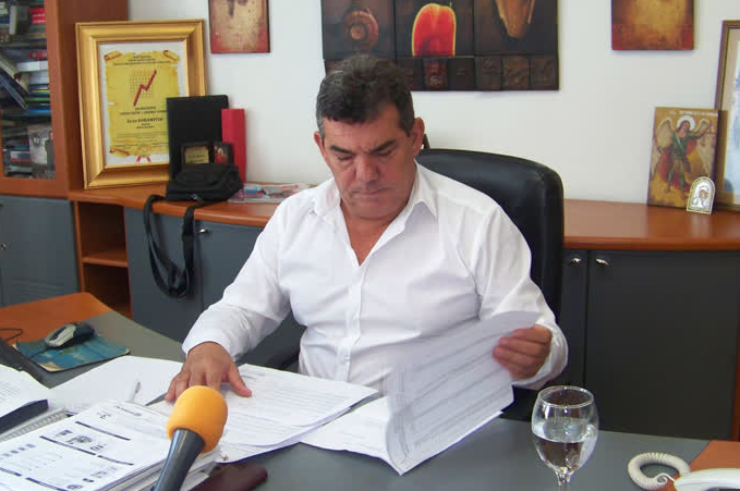 МАКСИМ Е ЛАЖЕН ПАТРИОТ, ЦРВЕНКОВСКИ НЕ СТОИ ЗАД НЕГО – Минчев е со Максим од лични интереси