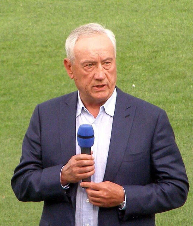 УКРАИНСКИТЕ ВЛАСТИ ГО БАРААТ Србија му додели државјанство, а Грција престој УКРАИНСКИТЕ ВЛАСТИ ГО БАРААТ Србија му додели државјанство, а Грција престој