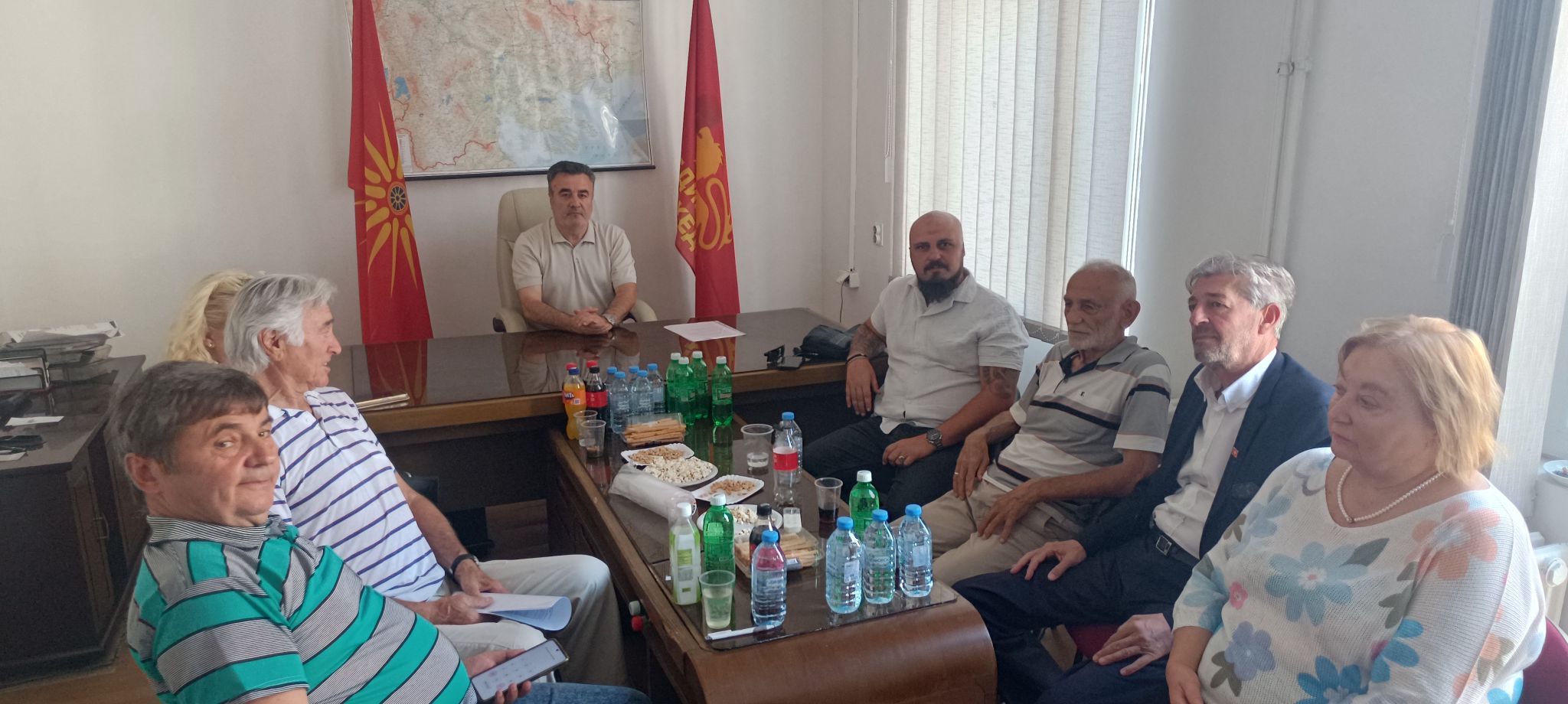 БАЧЕВ СО НОВ ТИМ Прва седница на Извршниот комитет по изборот во Охрид БАЧЕВ СО НОВ ТИМ Прва седница на Извршниот комитет по изборот во Охрид