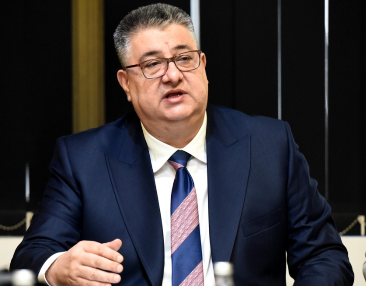 МИНЧЕВ СО ОДГОВОР ДО ДАМЈАНОВСКИ – Не го мешај Максим оти многу работи и премногу е чесен за разлика од вас во СДСМ