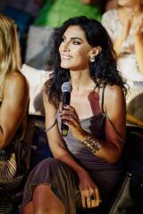 ПО ДЕЦЕНИЈА МОЛК – Маја Марковиќ (екс Луна) повторно блесна на сцената во Тиват ПО ДЕЦЕНИЈА МОЛК – Маја Марковиќ (екс Луна) повторно блесна на сцената во Тиват