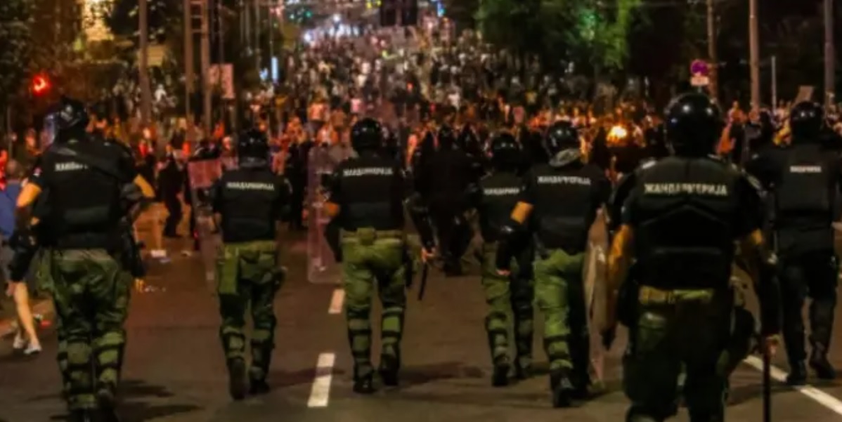 ВТОР ДЕН АНТИВЛАДИНИ ПРОТЕСТИ ВО СРБИЈА – повредени 42 полицајци, приведени 37 лица ВТОР ДЕН АНТИВЛАДИНИ ПРОТЕСТИ ВО СРБИЈА – повредени 42 полицајци, приведени 37 лица