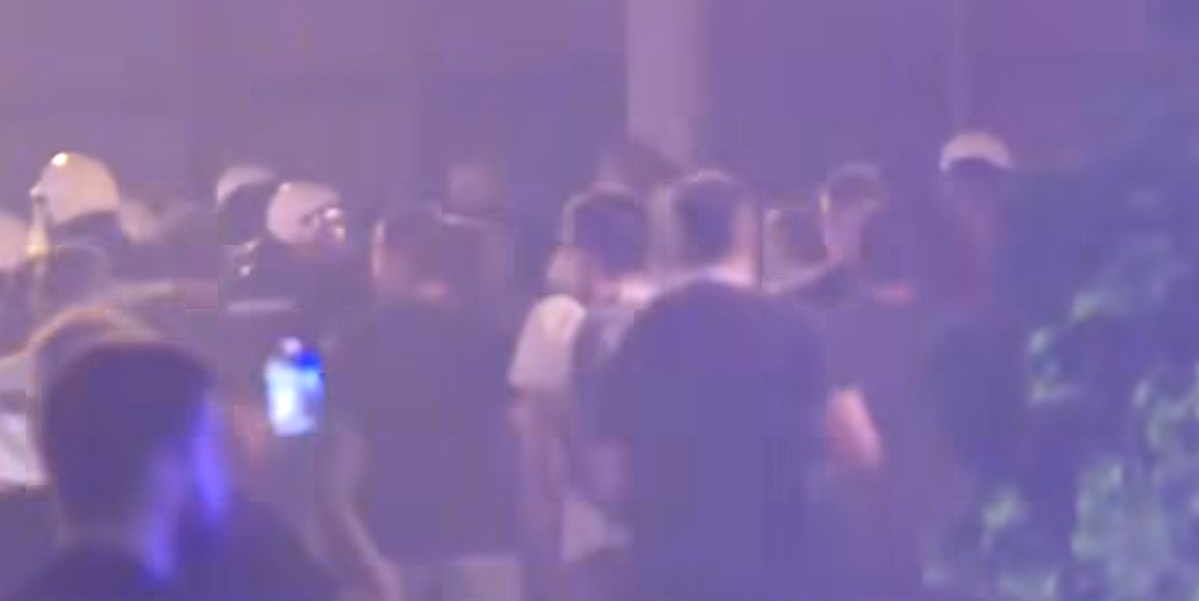 ЕСКАЛАЦИЈА НА ПРОТЕСТИТЕ ВО СРБИЈА – Судири меѓу поддржувачи на власта и антивладини демонстранти