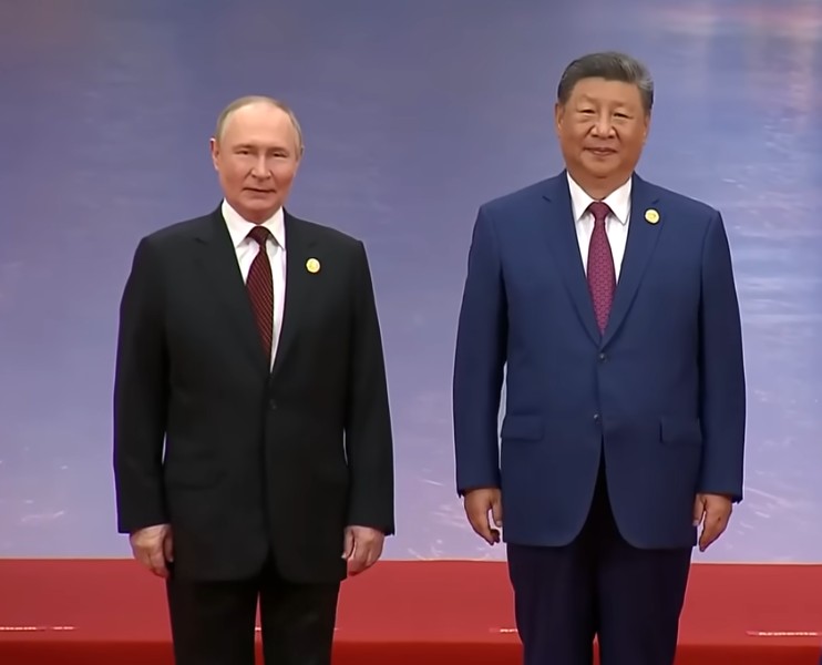 ПУТИНИ  И СИ СО ДОГОВОР НА ВЕКОТ – Западот без одговор за новите гасоводи кои ја менуваат енергетската мапа