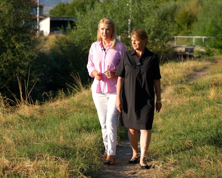 СКОПЈЕ И БУТЕЛ ОСТАВЕНИ ВО КАЛ – Време е да ги издигнеме