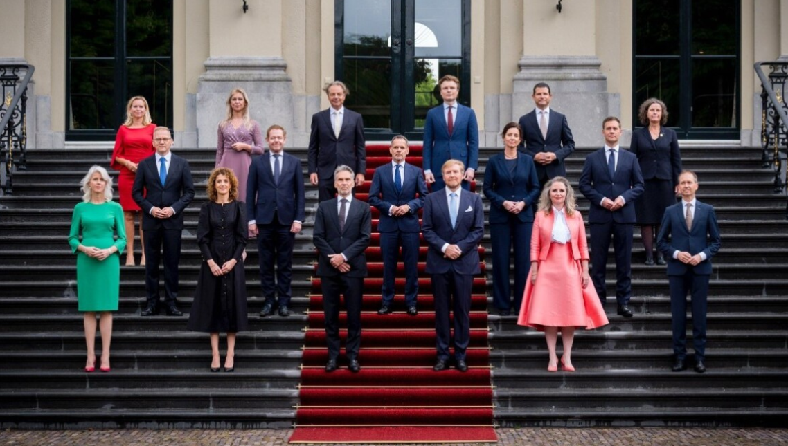 ГОЛЕМ СКАНДАЛ ВО ХОЛАНДСКАТА ВЛАДА – Министрите побегнаа од влада поради несогласувања за Израел ГОЛЕМ СКАНДАЛ ВО ХОЛАНДСКАТА ВЛАДА – Министрите побегнаа од влада поради несогласувања за Израел