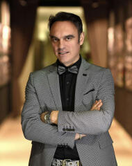 БОРЧЕ НАУМОВСКИ – Министерот за естрада: 35 фестивали, 30 години кариера и голем концерт во Битола